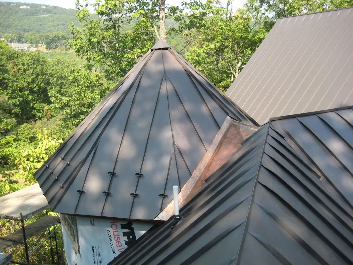 Professional Gutter Cleaning by Craftsman Roofing in Grants Pass